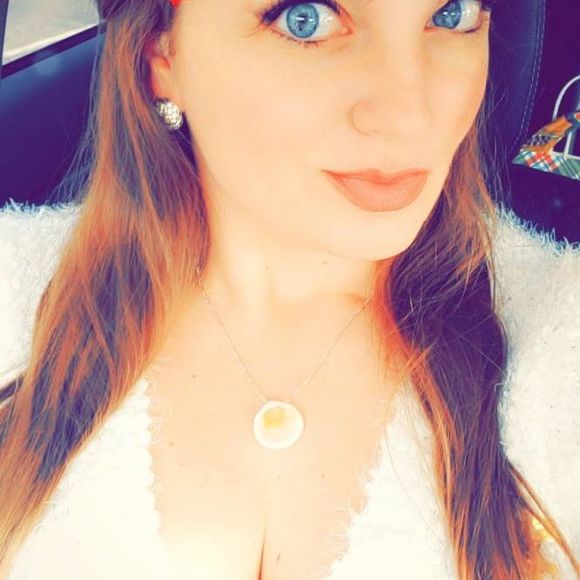 Meet your Posher, Alisha - Picture 1 of 1